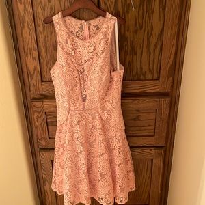 Xscape Lace Dress Size 4 Petite. EUC